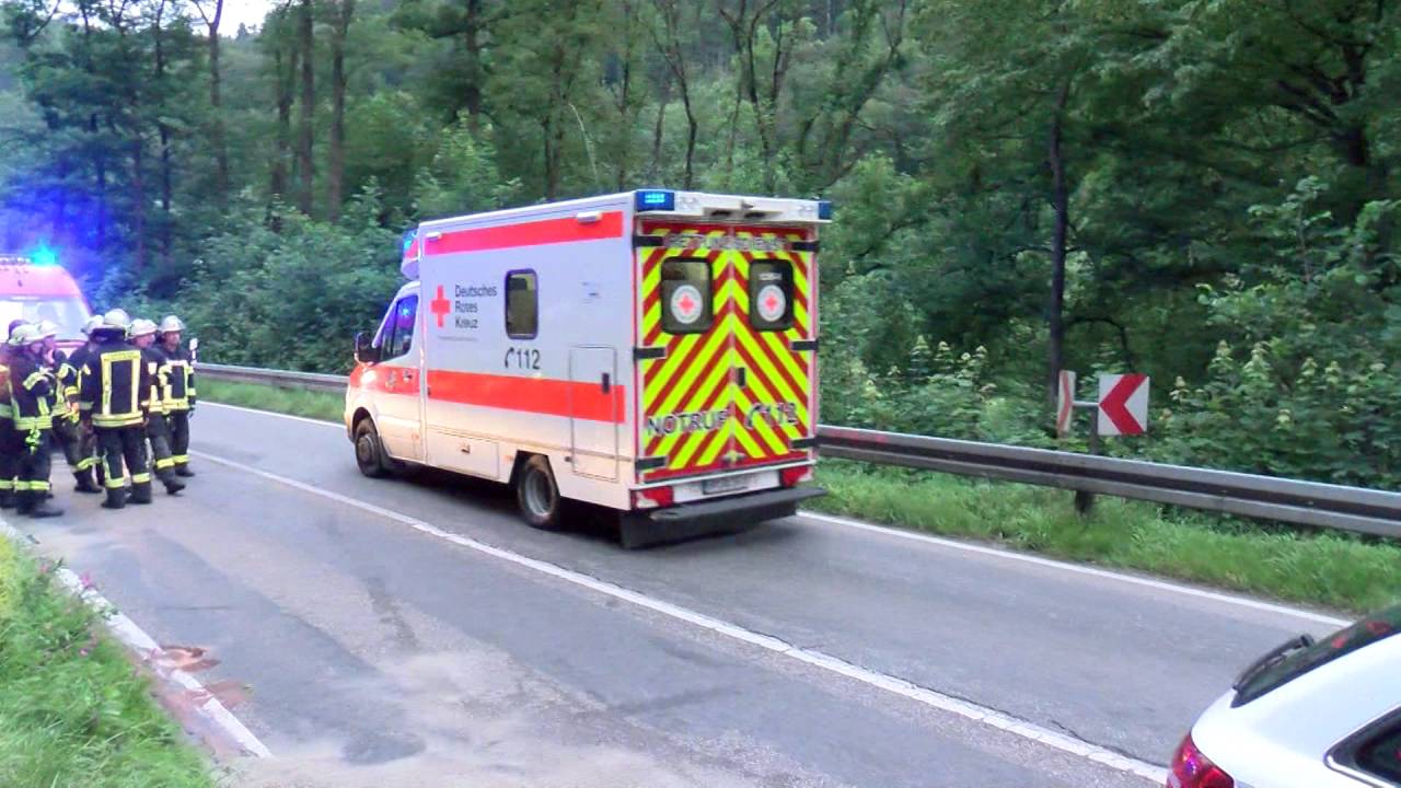 Unfall auf L535: Sechs Personen schwer verletzt!