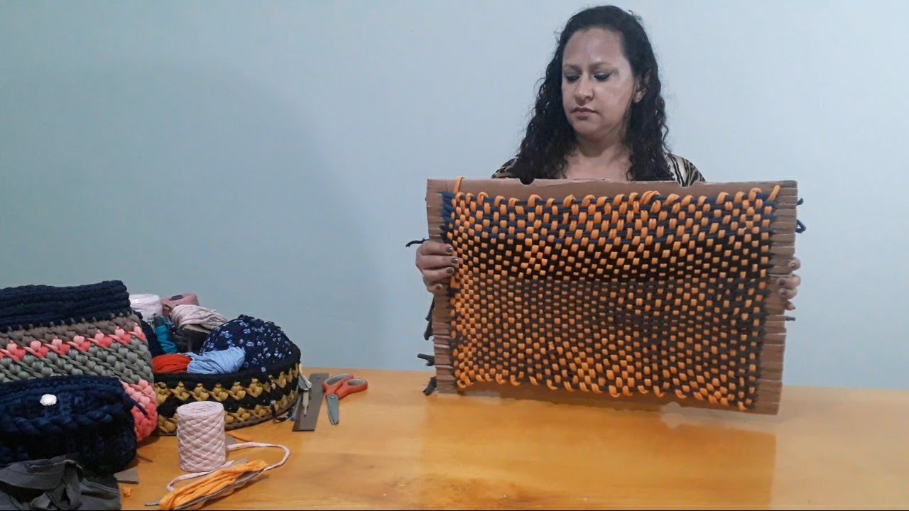 Tapete no tear de papelão custo zero