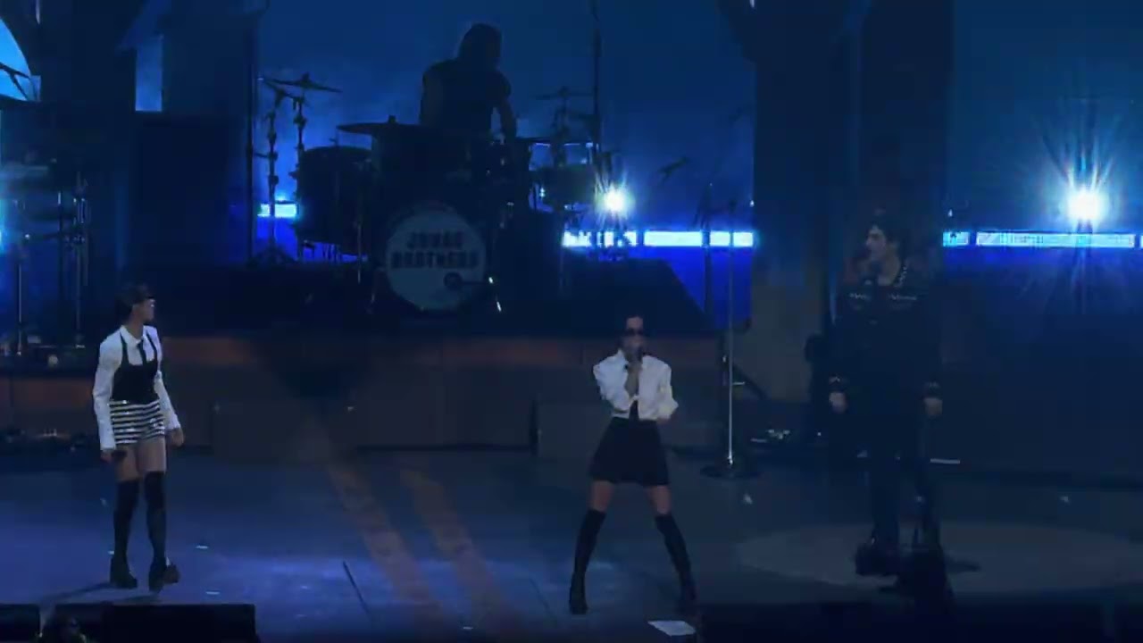 4Ever - Jonas Brothers & The Veronicas Live at Climate Pledge Arena in Seattle, Washington 9/22/2025