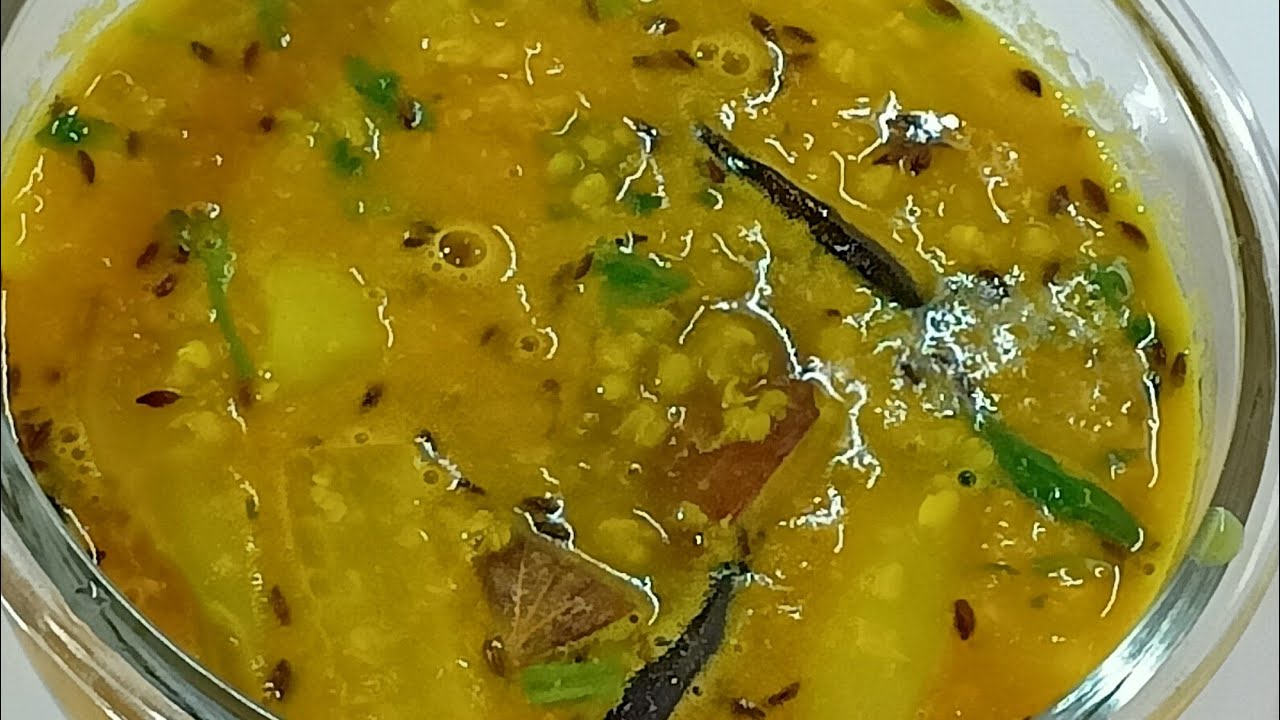 Mulo Diye Moong Dal | Moong Dal With Radish | Apnar Rannaghor