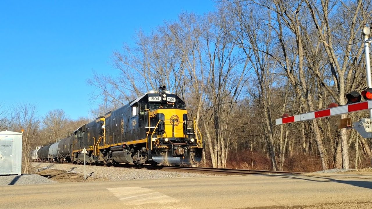 WNYP RR GEEPS SOAKING UP THE SUNSHINE ON SB TURN!!