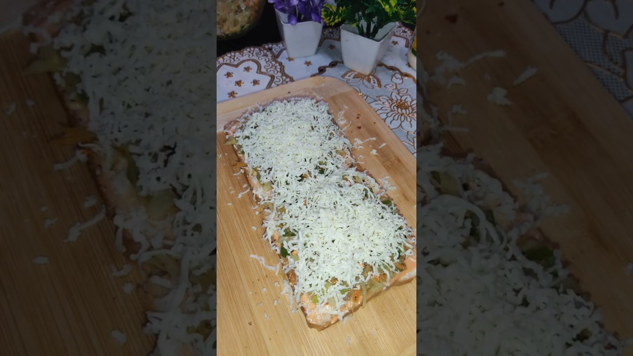 Viral cheese Burst Bread Pizza Recipe #bread #pizza #cheese #shorts #youtubeshorts #foodie