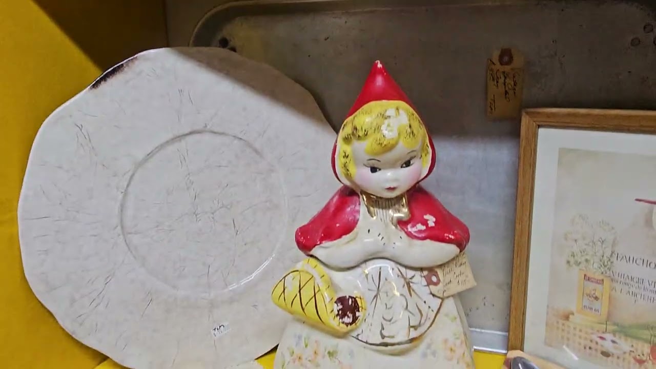 Let's take a short tour of our booths in Zephyrs Antiques, Abingdon, Virginia