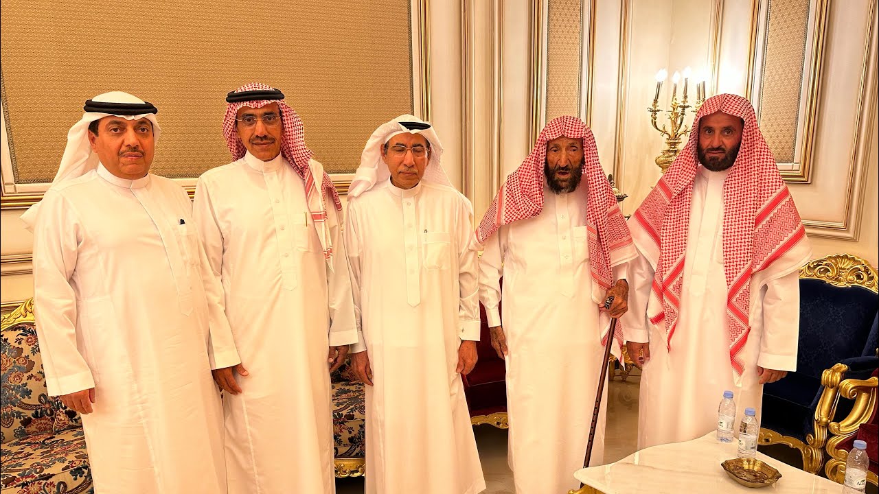 محمد بن سعد المهنا يقيم مادبة عشاء على شرف عبدالعزيز بن محمد السعد العجلان بقصره بـ #الرياض