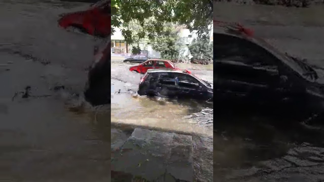 Calles anegadas tras el violento temporal en Santa Rosa
