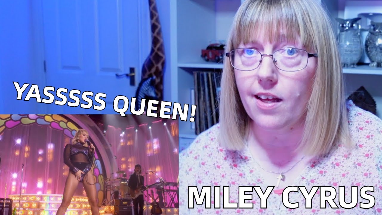 Преподаватель вокала отреагировал на песню Майли Сайрус «Madonna Medley» (музыка, самовыражение, ...