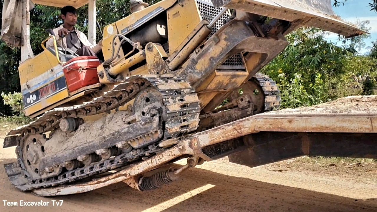 Classic D20GB Bulldozer – Strong Enough for Road Maintenance