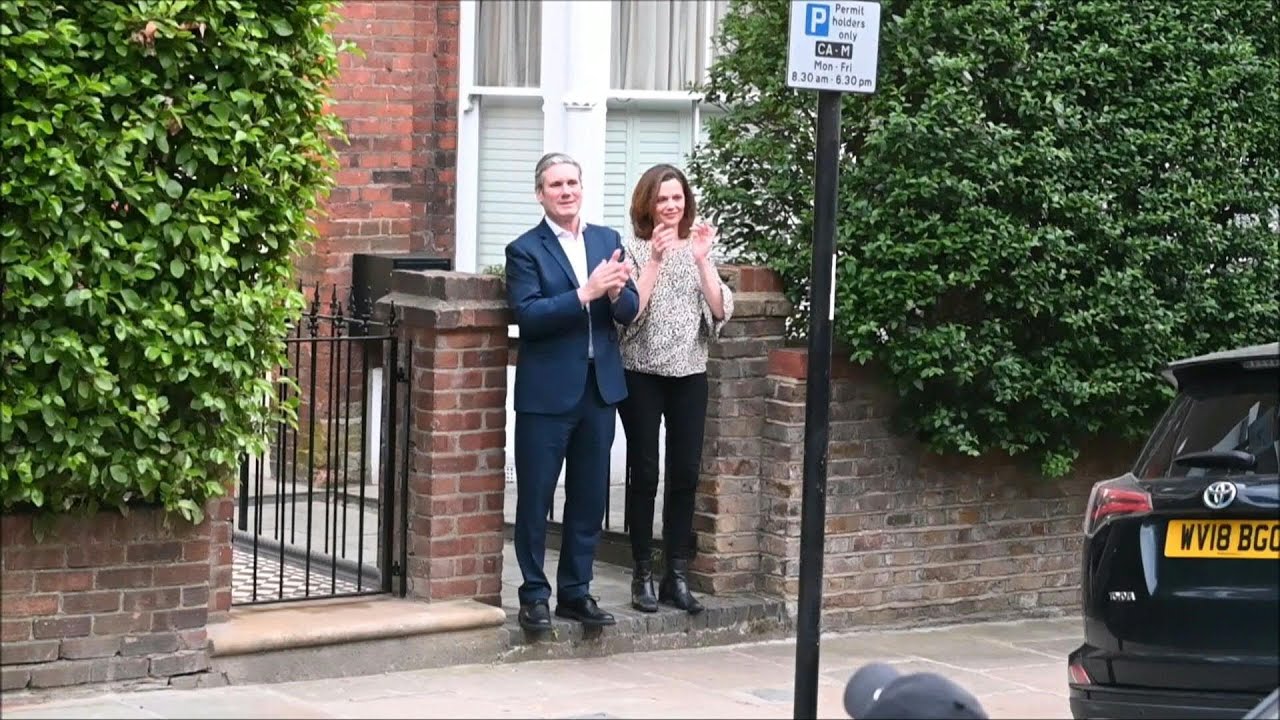 Newly-elected Labour leader claps for NHS | AFP