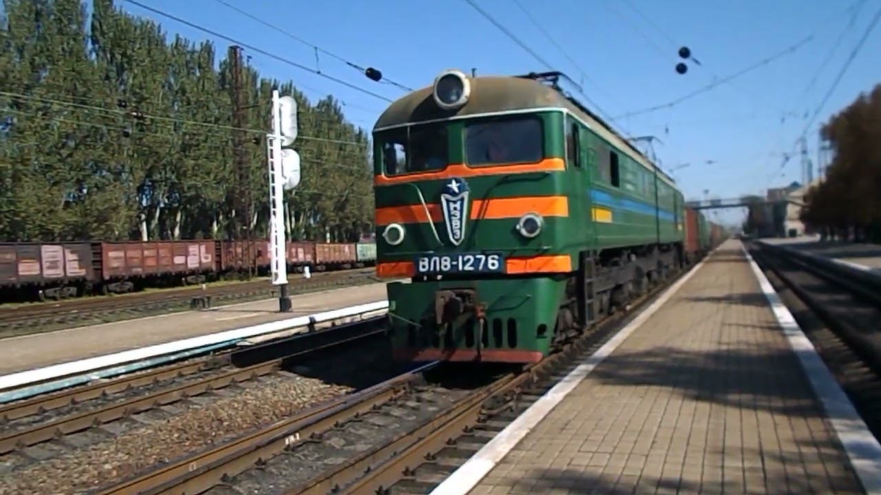 ВЛ8 - 1276 на маневрах по ст Покровск