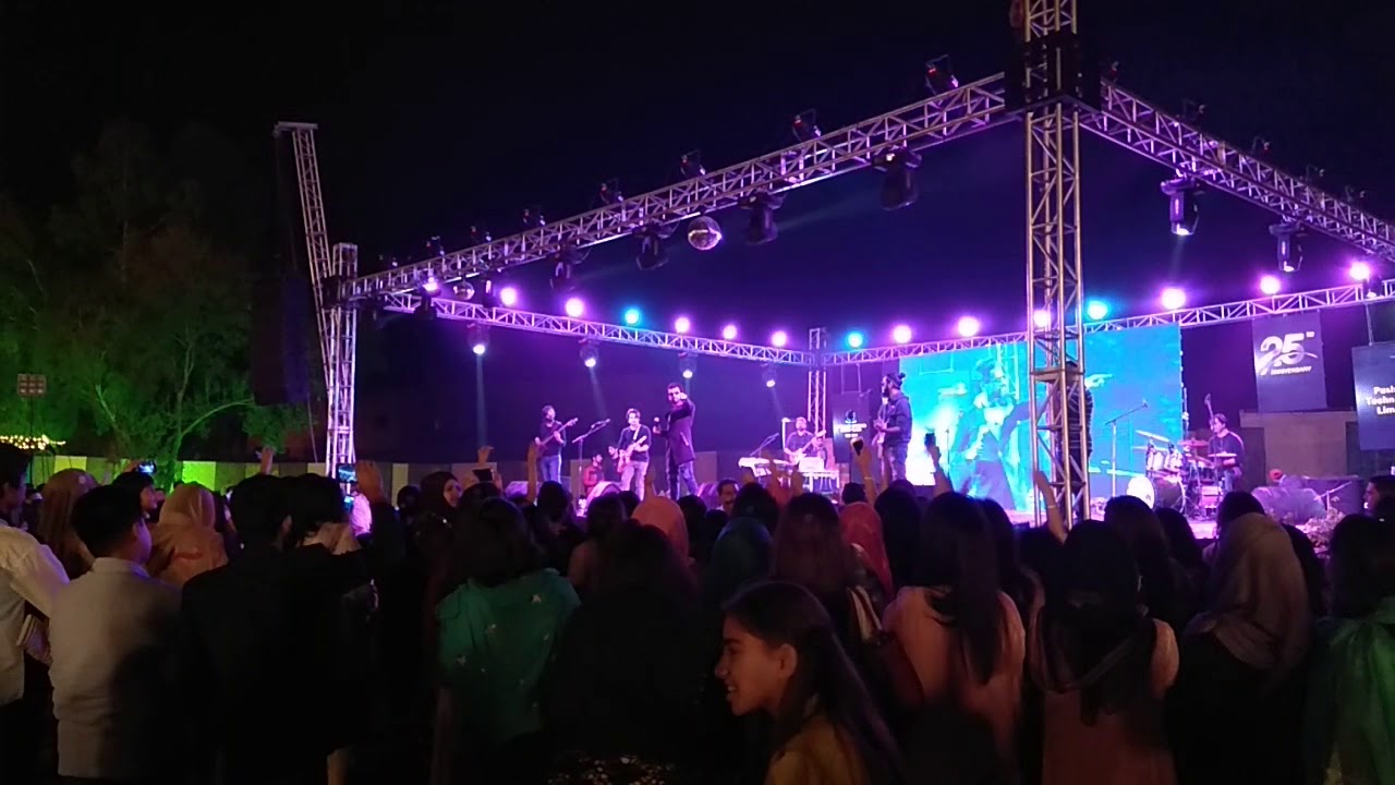 Dil Dil Pakistan by Farhan Saeed in Concert