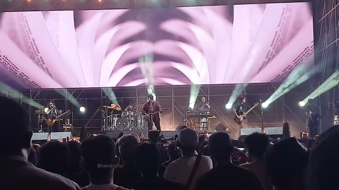 OEMAR BAKRIE - IWAN FALS live at IIMS 2026 JIEXPO Kemayoran