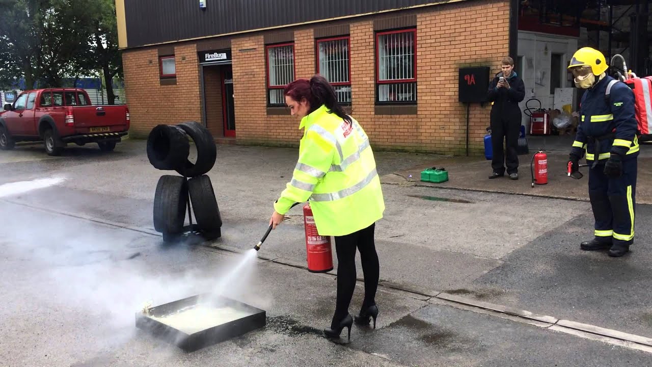 How to extinguish a fire with a WaterMist fire extinguisher: