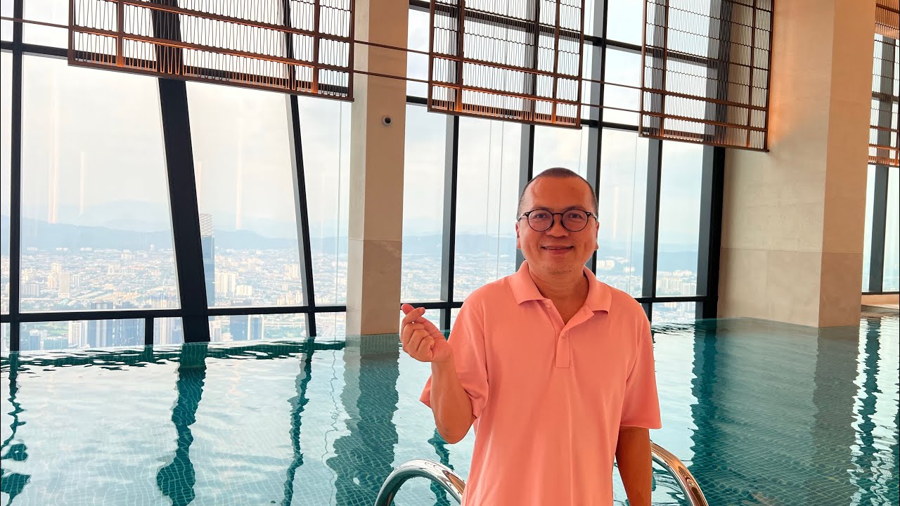 Simon Ng @ Park Hyatt Kuala Lumpur Sky Infinity Pool on Level 99 #parkhyatt 吉隆坡柏悦酒店 Merdeka 118 #柏悦
