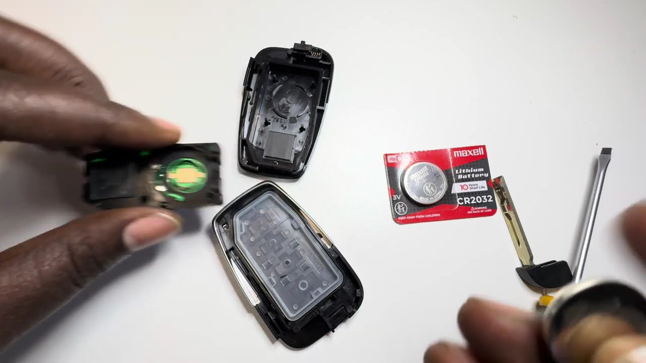 Toyota LANDCRUISER Prado 2018- 2023 Key battery change  how to