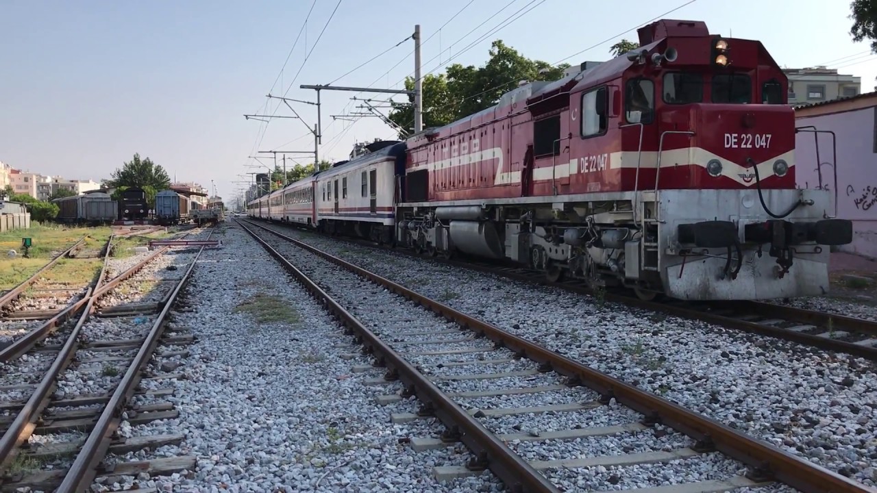 TCDD DE 22047 İzmir Mavi Treni Akhisar Gar