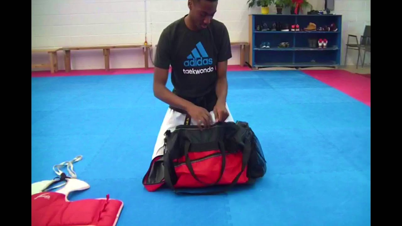 How to put your sparring gear inside the bag