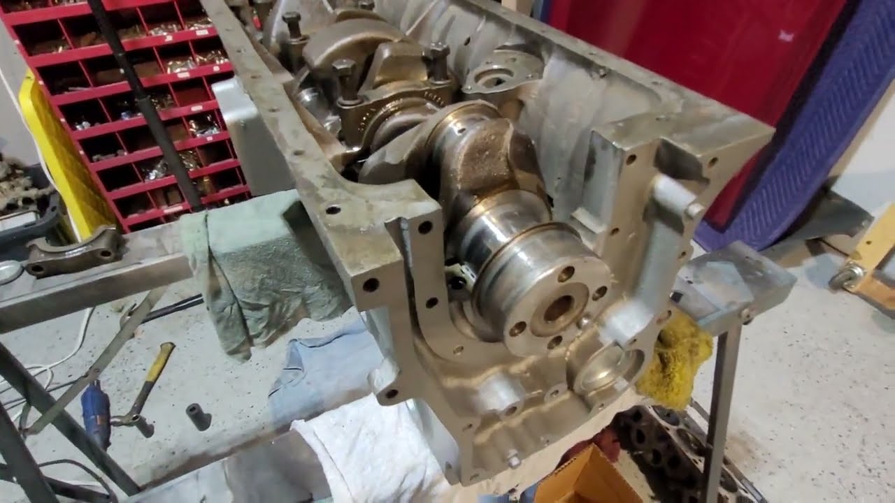Triumph tr6 engine rebuild part 7. crankshaft end float