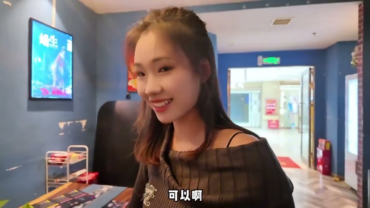 實習律師小姐姐本來想蹭車，沒想到被司機帶去密室，直接嚇哭了！ #愛唱歌的騾子 #羅剎海市 #在車裡唱歌也太chill了 #密室逃脫