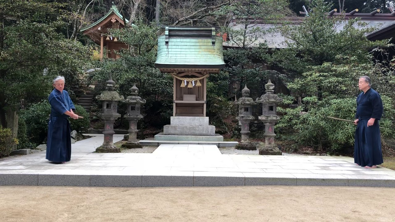 令和元年夢想権之助神社月例祭稽古納め奉納演武　神道夢想流杖術「影」「五月雨」