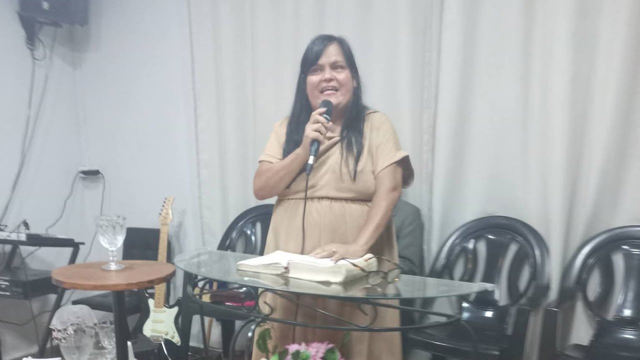 Pastora Edilaine Araujo está ao vivo!Deus fala com vc...Levanta-Te