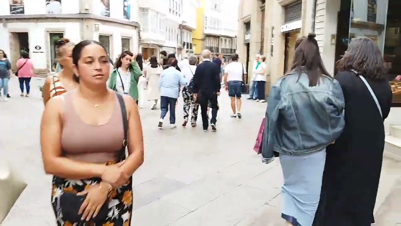 Calle Real A Coruña España. Un Sábado tarde de verano