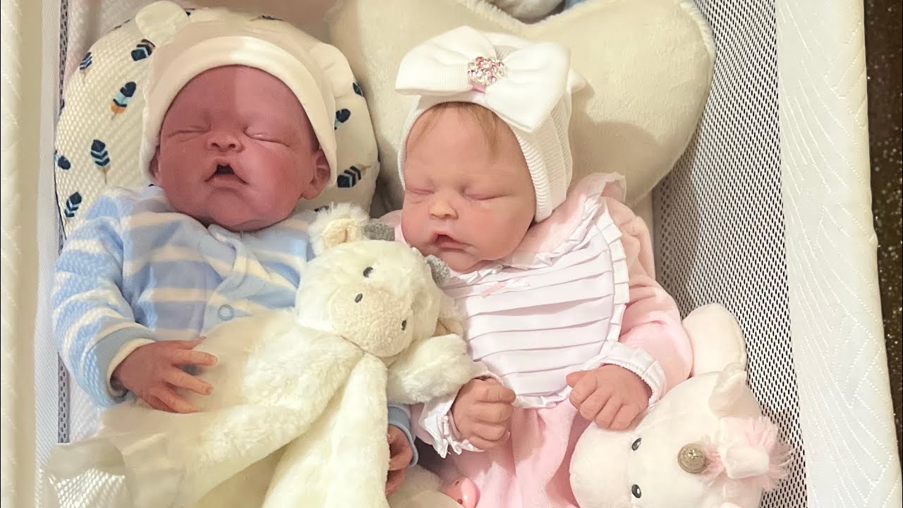 Adorable Silicone Baby Twins Get Their FIRST Christmas Outfits! 🎄✨ Must-See Holiday Cuteness!🎄