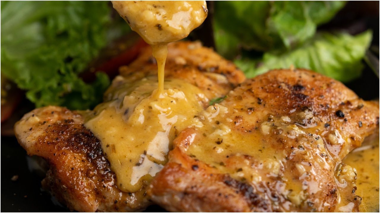 The Most Tender and Juicy Garlic Butter Chicken Thighs