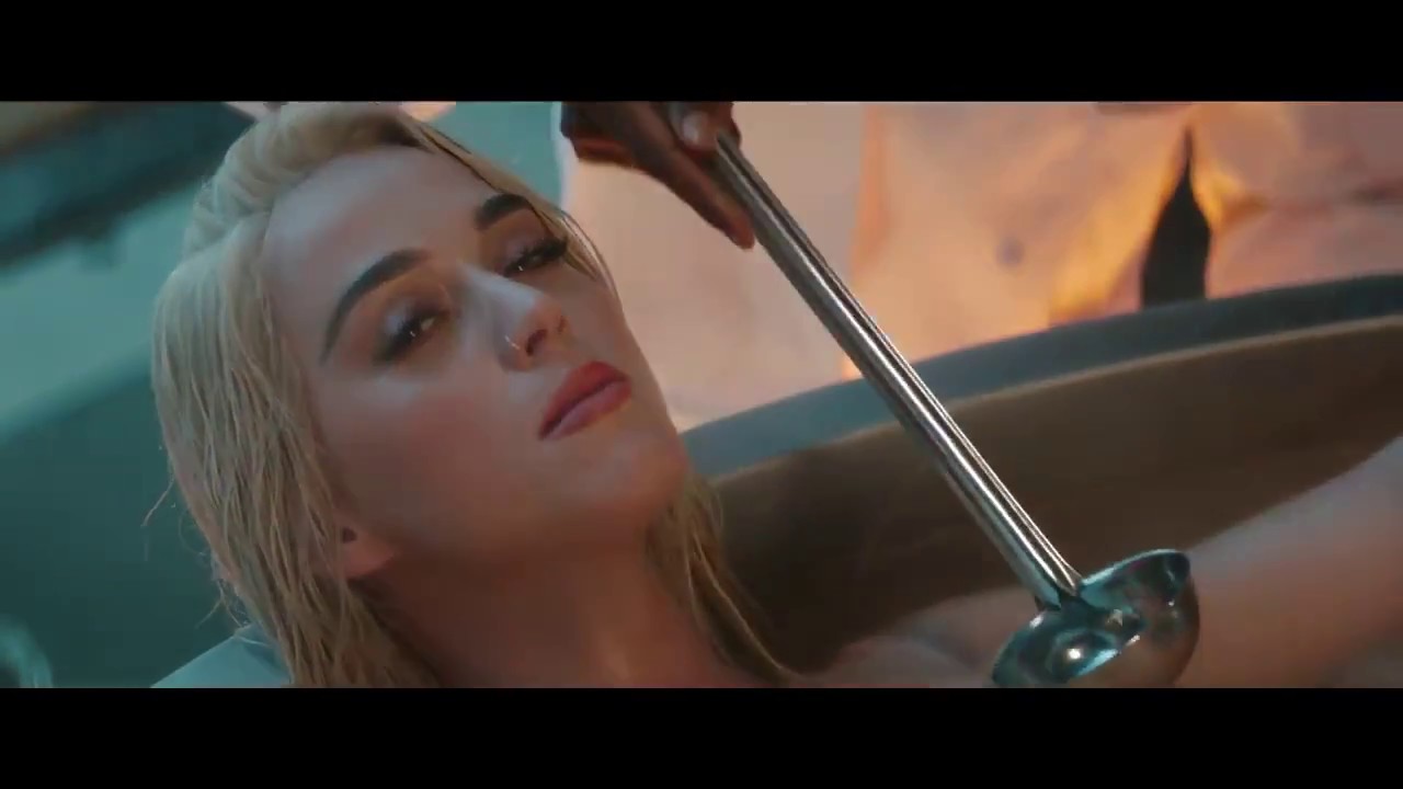 Katy Perry - Bon App&eacute;tit (Official) ft. Migos