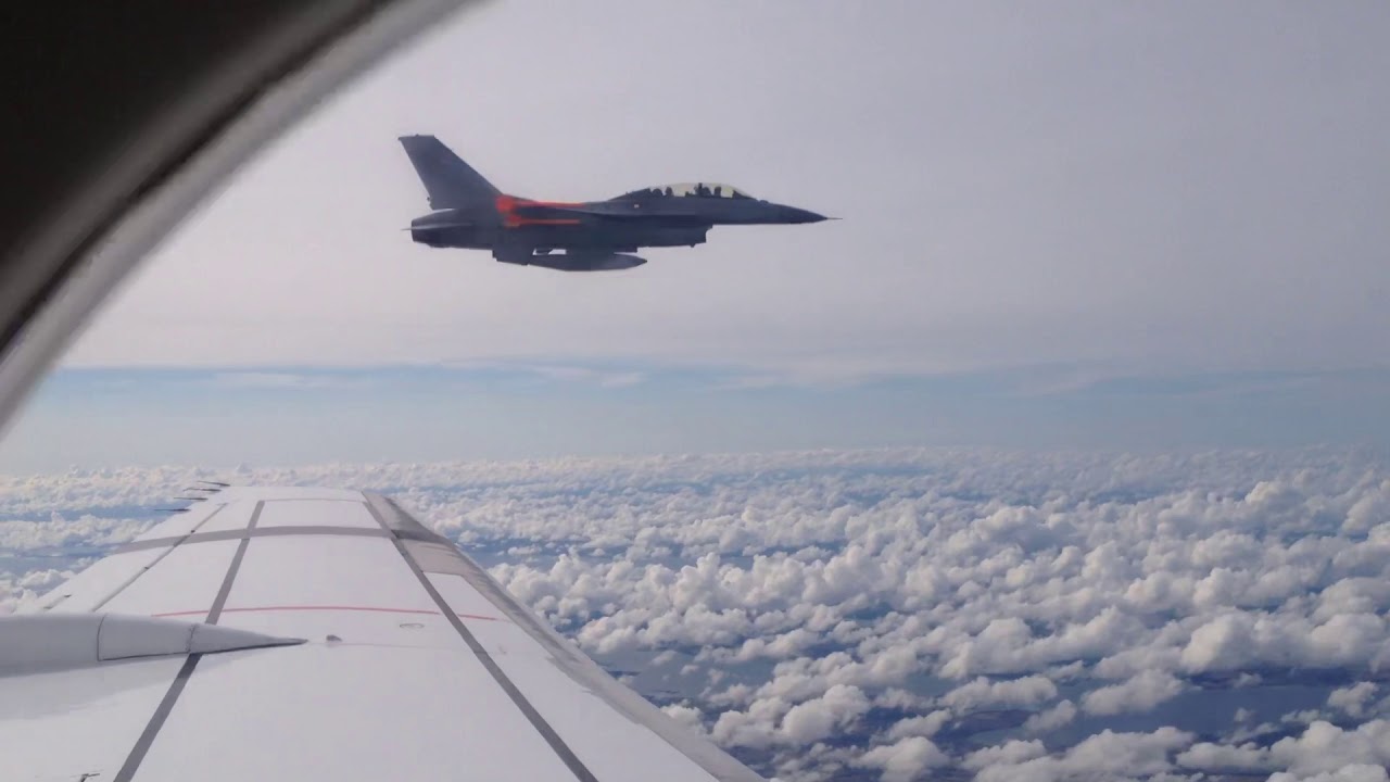 RDAF F-16 on the wingtip