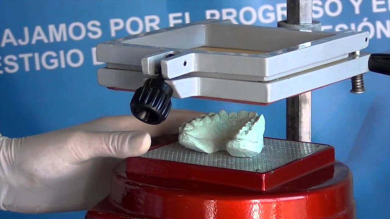 Confecci&oacute;n de Protectores Bucales . Prevenci&oacute;n en Traumatismos Dentales