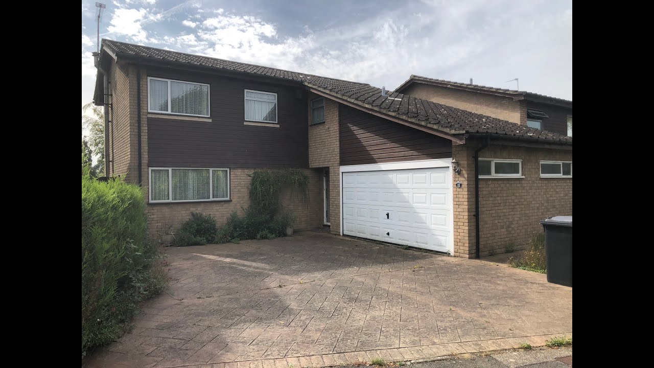 11 Oak Grove, Hertford
