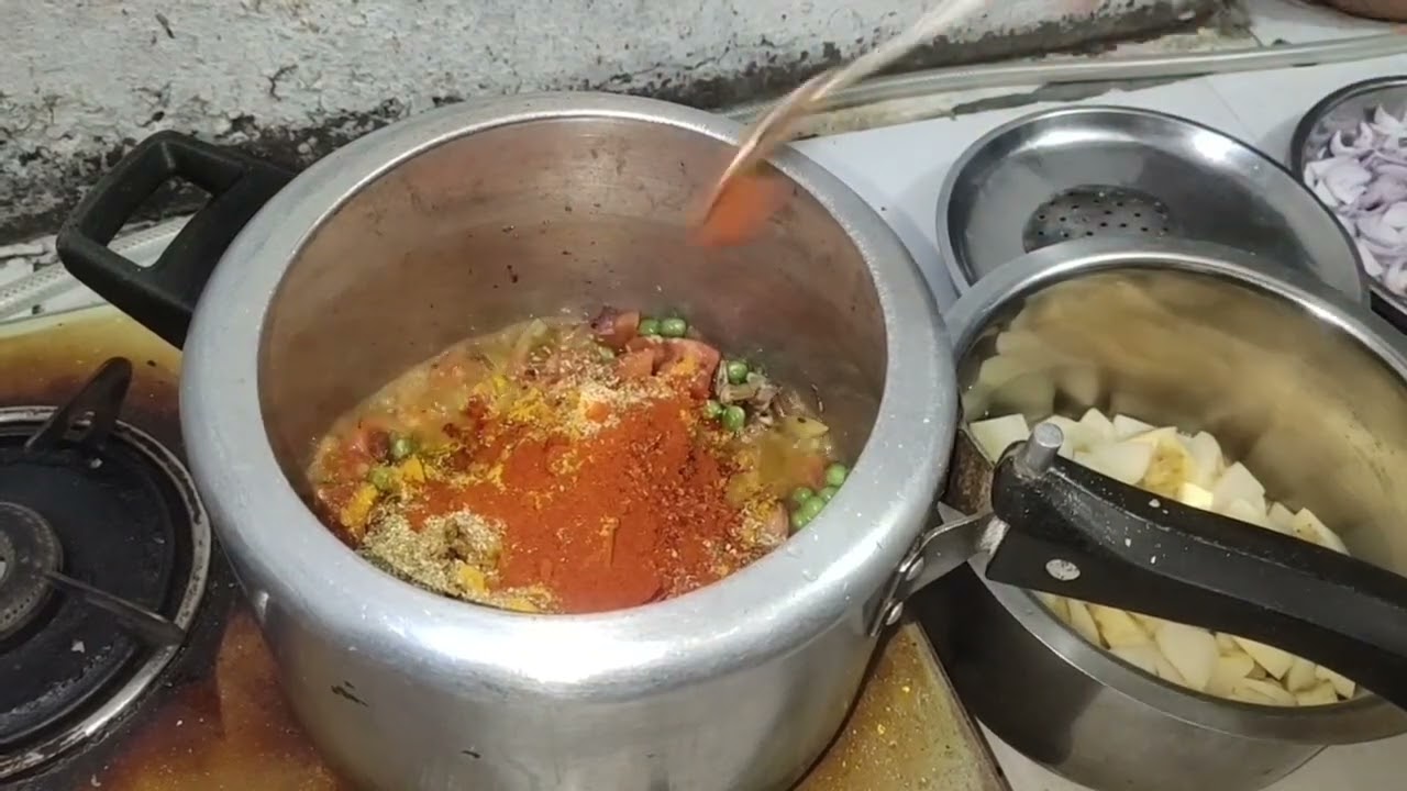 आलू की सब्जी झटपट बनाएंगे😋😋#vidio #viral #viralvideo #recipe #cooking 