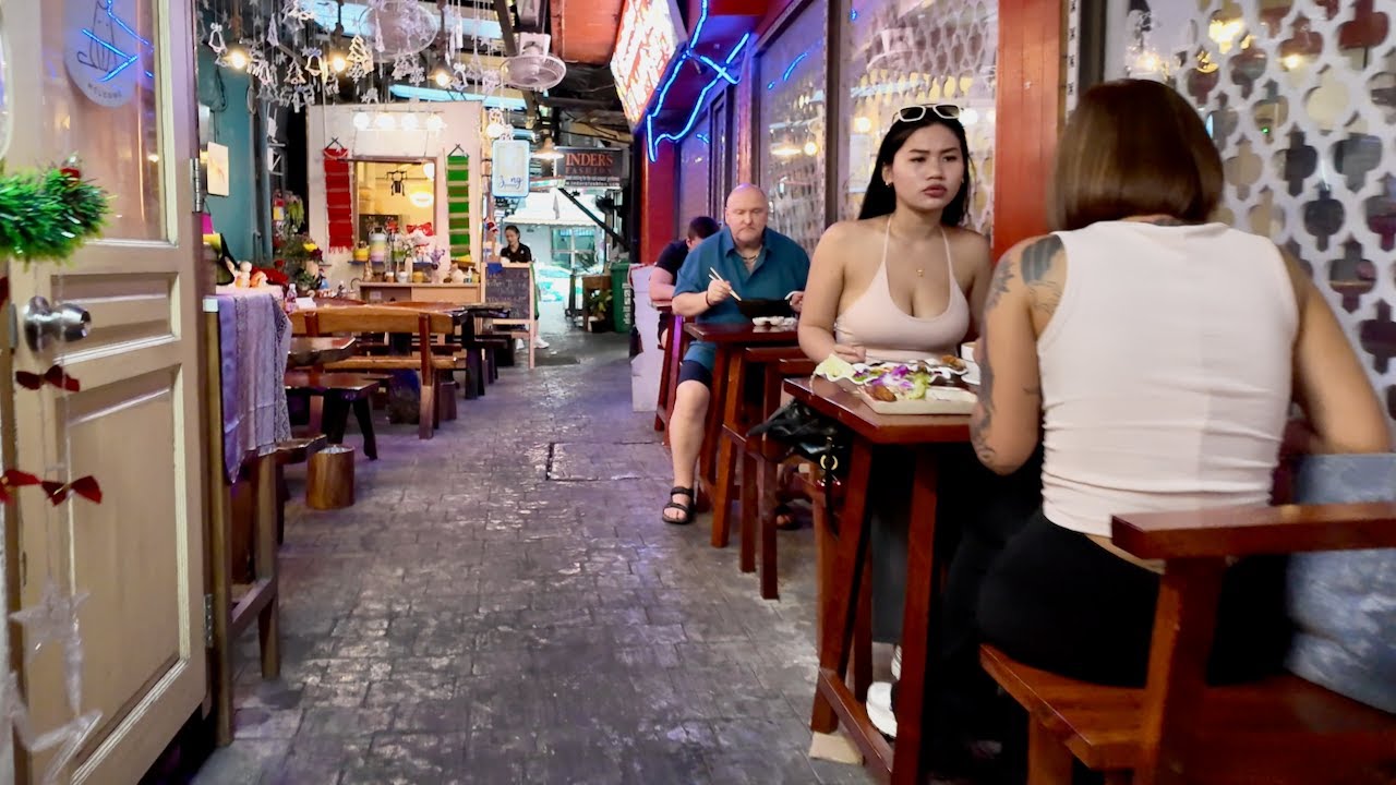 Bangkok Day Scenes 2026 - Sukhumvit Soi 11
