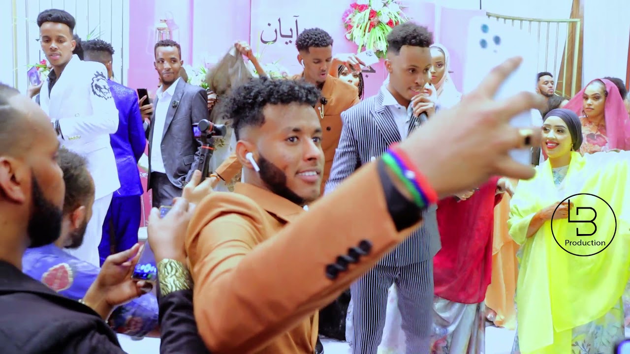 Cali zaki & Salax sanaag  oo wacdaro layab leh  kadhigay arooski #Ayaandhalad iyo King Jaceelow