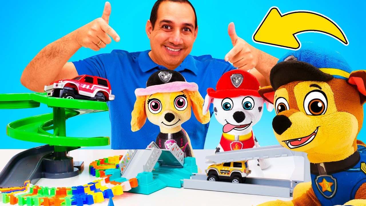 &iexcl;La CARRERA EXTREMA de coches con los Paw Patrol! Juegos de coches con la Patrulla Canina