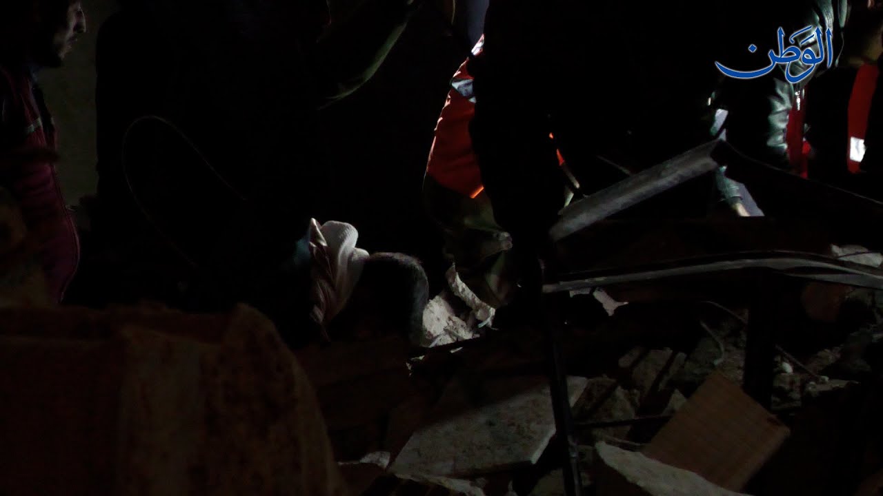 ساعات طويلة للبحث عن ناجيين تحت أنقاض بناء حرستا المنهار وهذه أسباب الأنهيار