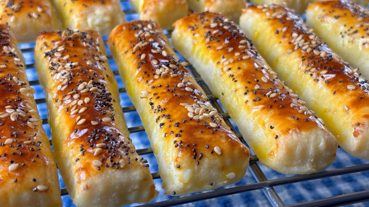 The MOST Delicious Cheese Straws Recipe | Crunchy Cheesy Snack!😋🧀