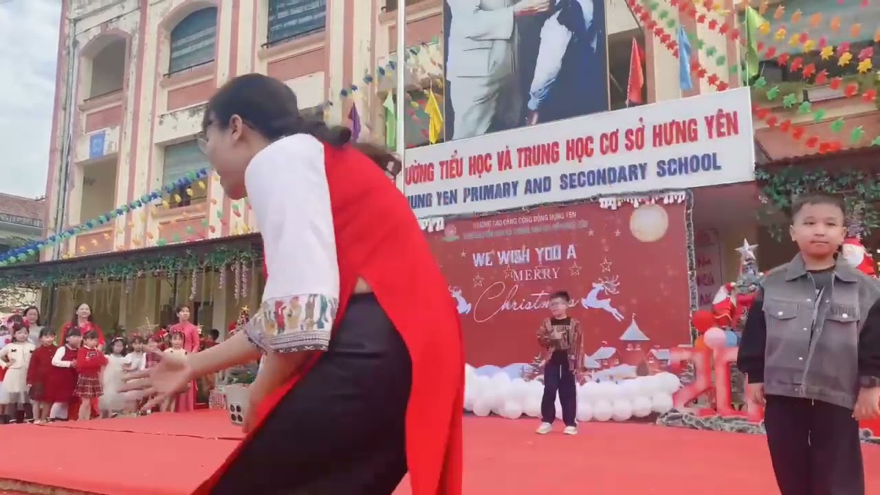 Su biểu diễn thời trang 24 12 2025