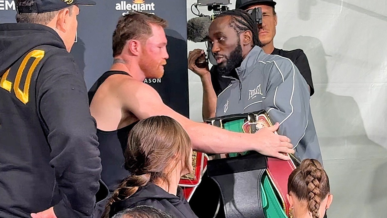 Crawford Gives Canelo His belts Back & Hugs Him in Powerful Post-Fight Moment!