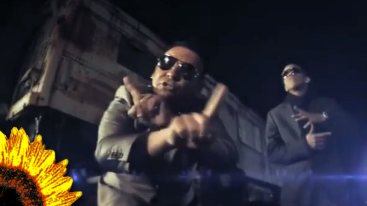 YO ME TENGO QUE IR - Javier Voltaje y Vitamina C (vídeo oficial)