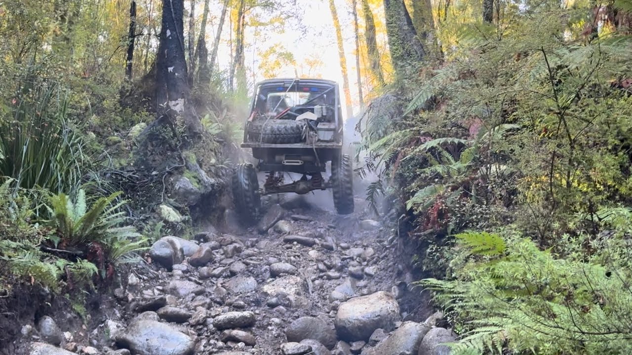 Youngest Zooker shows the old timers how to drive - Extreme off-roading in Suzuki’s and a Rugger