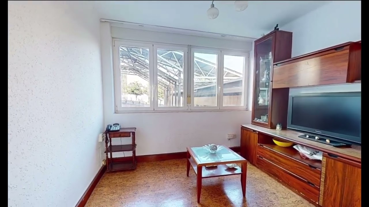 Piso en venta en Bilbao ( Otxarkoaga), 61m / 110.000.-€. Exterior, soleado. Ideal inversión.