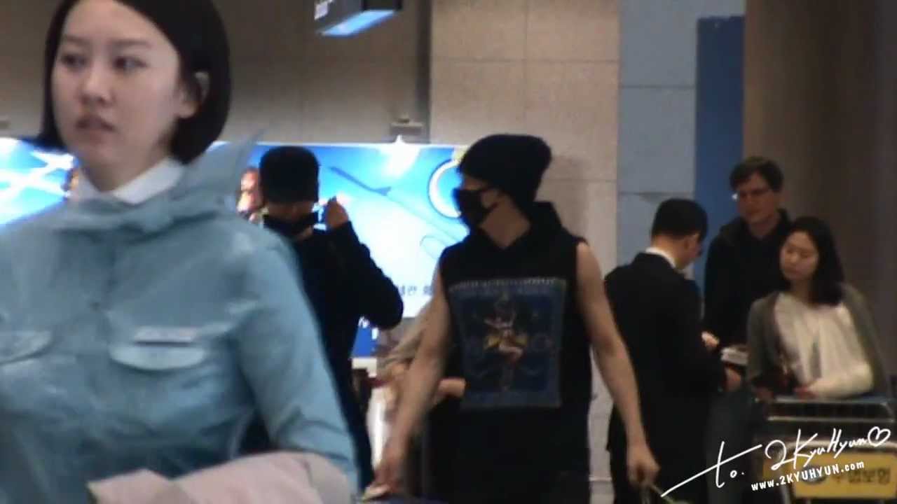 [Fancam] 120409 - Kyuhyun at Incheon Airport Back from Paris