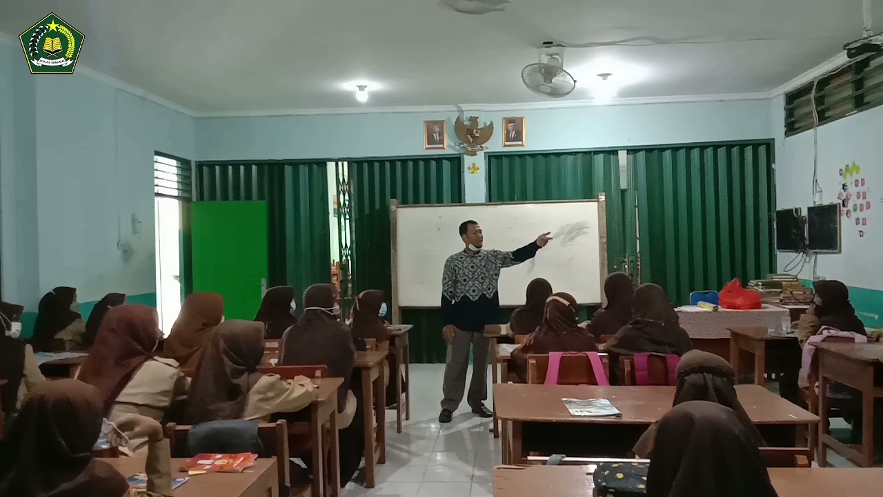 Pembelajaran On di MTs. Annur kota cirebon (materi himpunan)