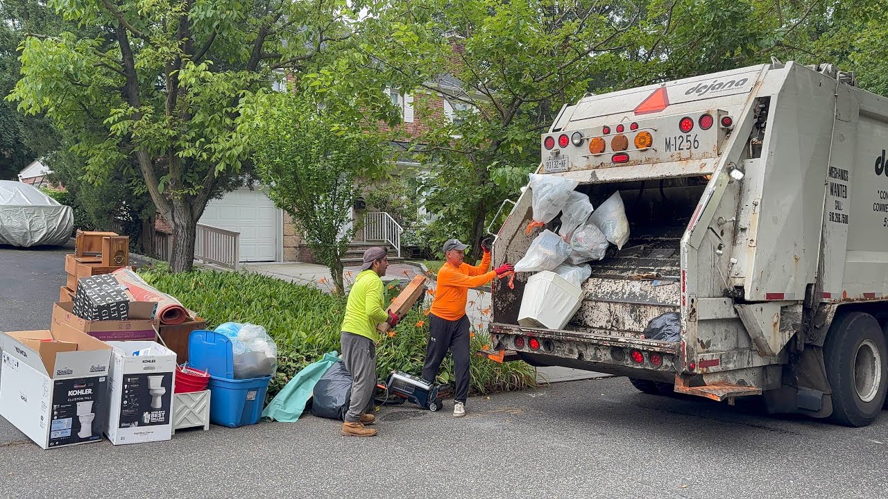 Dejana Industries Garbage Truck vs Bulky Manual Trash (part 4)