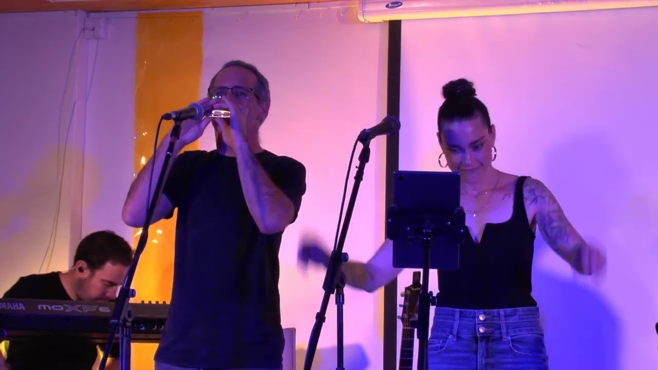 אין לי ארץ אחרת, שרים עד שכולם חוזרים