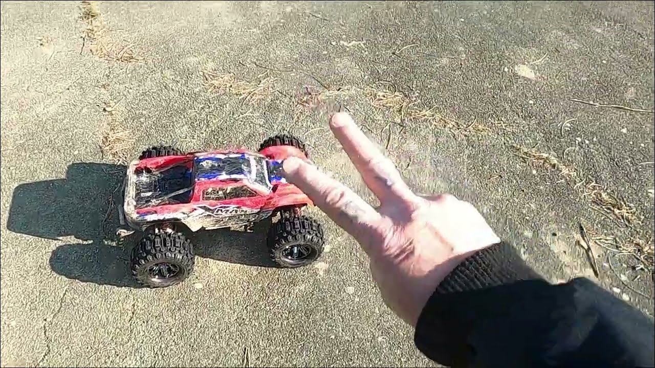 TRAXXAS X MAXX SLEDGE HAMMER TEST 1 , bash et jumps