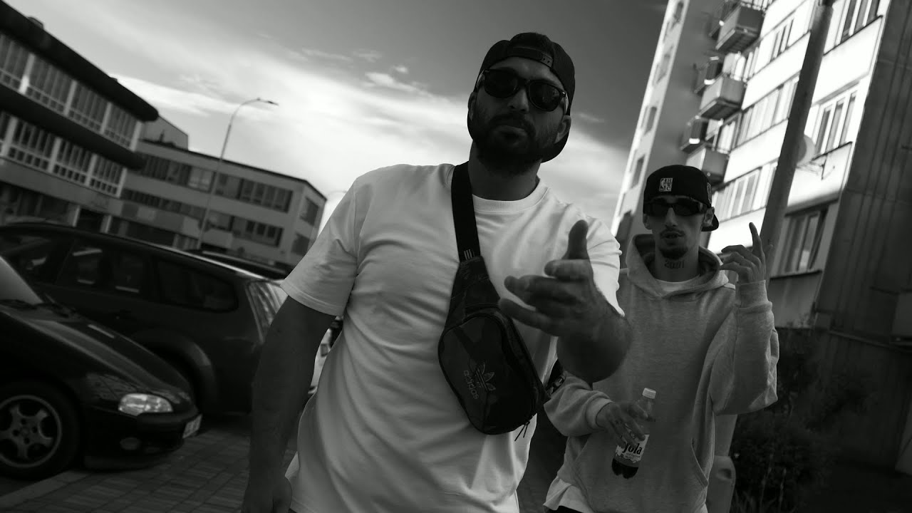 Ronner - Nenechám Odejít feat  Wožel  Official Video