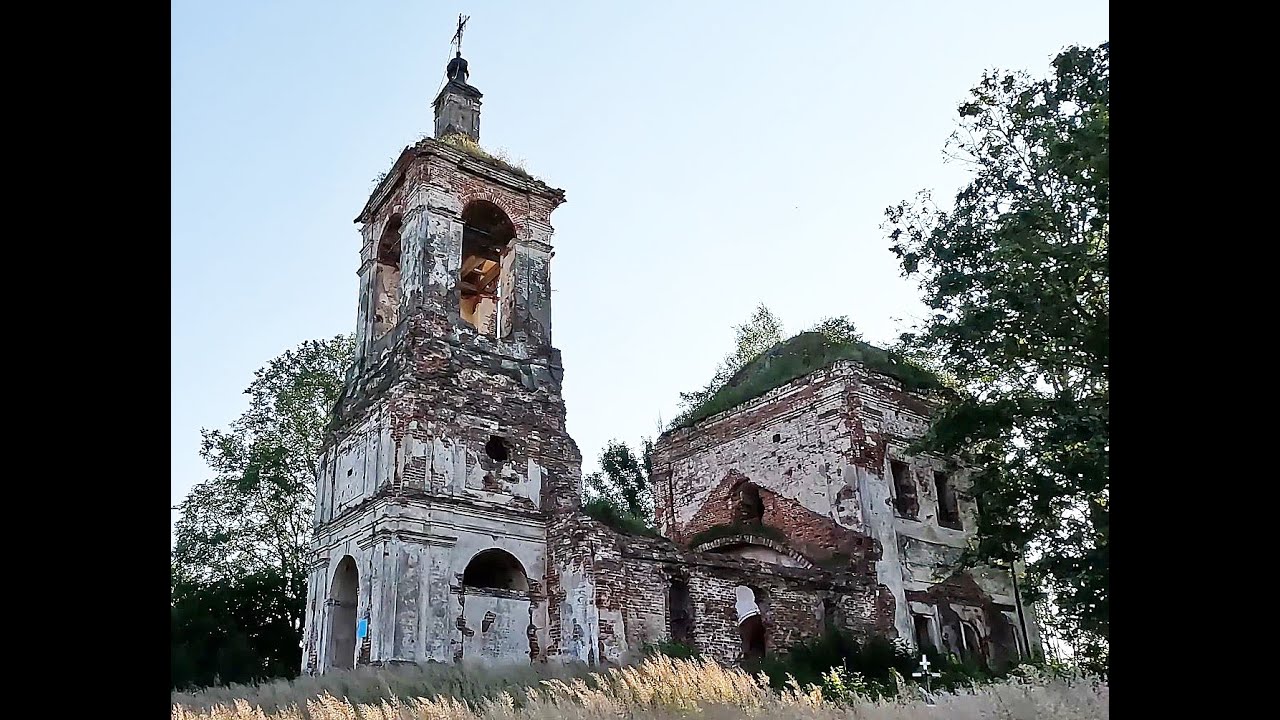 Ветхая церковь в Гласково возле Пржевальского.
