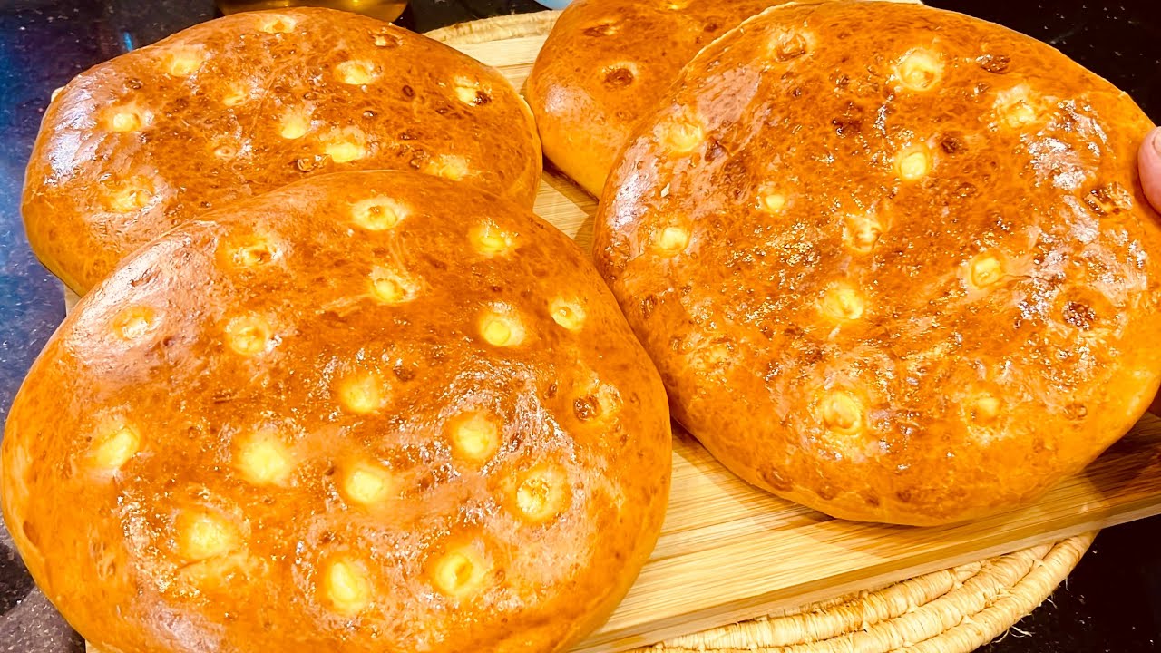القط يعلم بوه النط خبز المونيس اليوم لا تحيري لا تحتاري غداك و عشاك عليا التفرميج و البنة